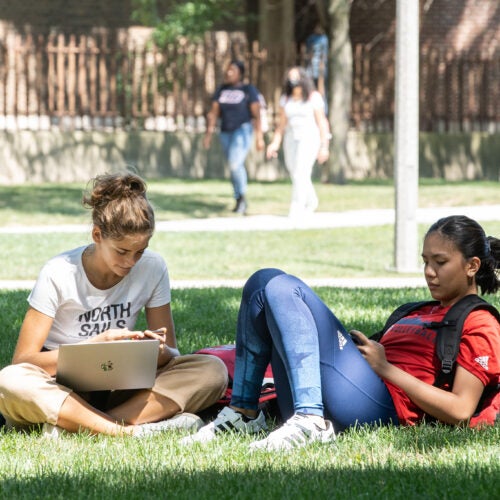 students on UIC lawn